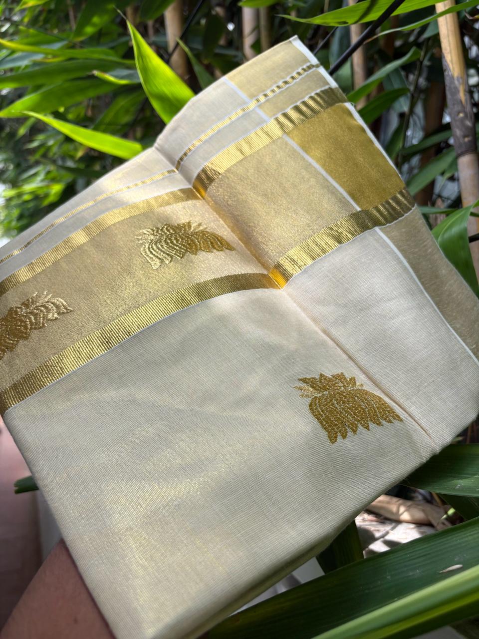 New Arrival Tissue Cotton Kasavu Lotus Design – Grab yours now!